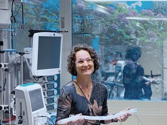 KINOX Service von Air Liquide umfasst Beratung, Training, Verbrauchsmaterial, Wartung vom NO-Applikationsgerät SoKINOX NeXT sowie eine 24h-Hotline.