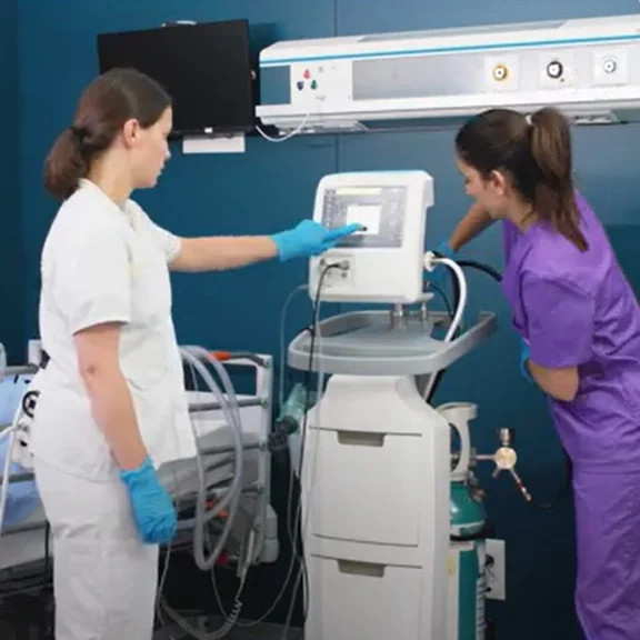 Air Liquide Medical bietet in seinem Service rund um das NO-Applikationsgerät SoKINOX NeXT Trainings an.